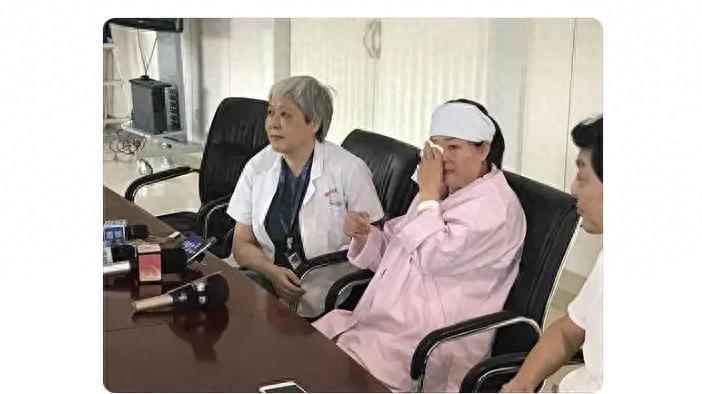 38岁高龄产妇为生儿子第三次剖腹，剖开肚子后医生吓得冷汗直冒