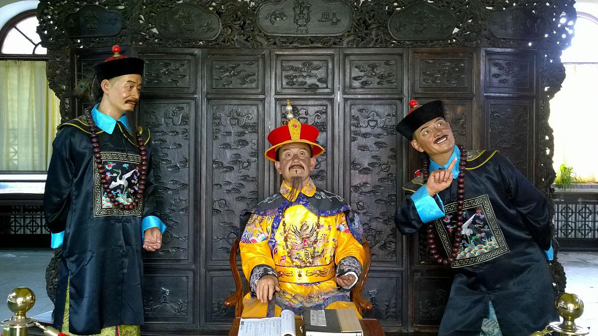 中国历史上最会"搞钱"的公务员：和珅的职场生存术给当代人三大启示