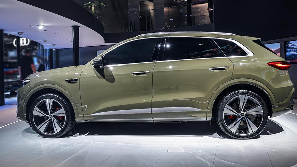 又是月销过万的座上宾？外观内饰动力焕新，第3代奥迪Q5L上市