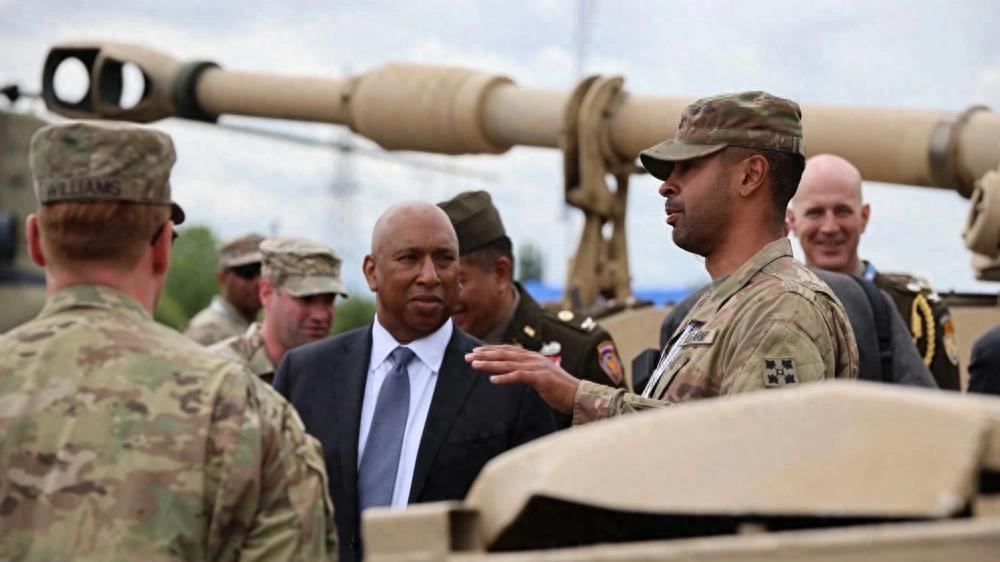 中东打仗弹药告急，美国还嘴硬不耽误对台军售，满嘴大话全是算计