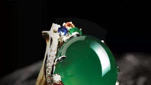 手里的翡翠会不会估价