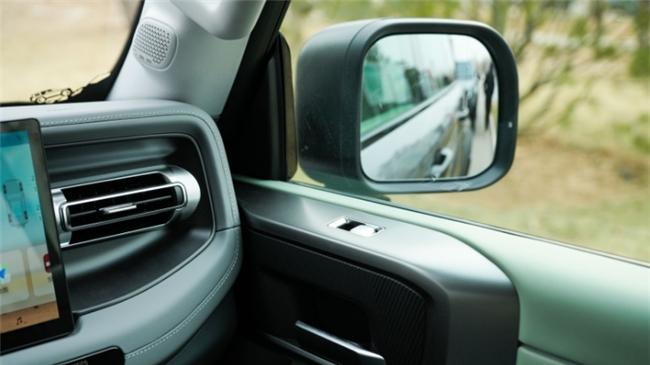 寒假遛娃新思路：这台能越野的移动大床房，让带娃出门不再鸡飞狗跳