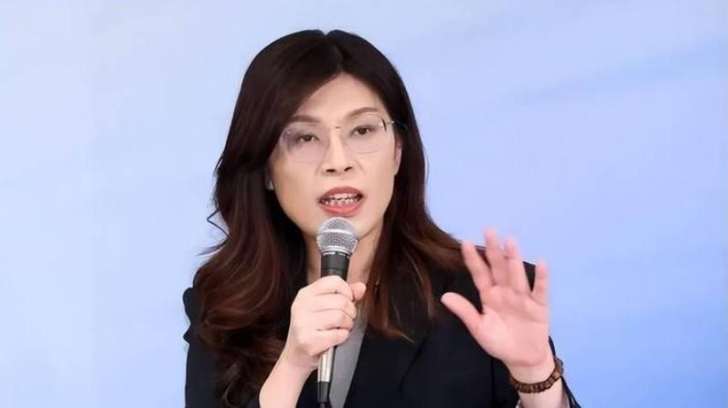 郑丽文即将赴陆，美议员窜台，卢秀燕替白宫发言，中方制裁日政客