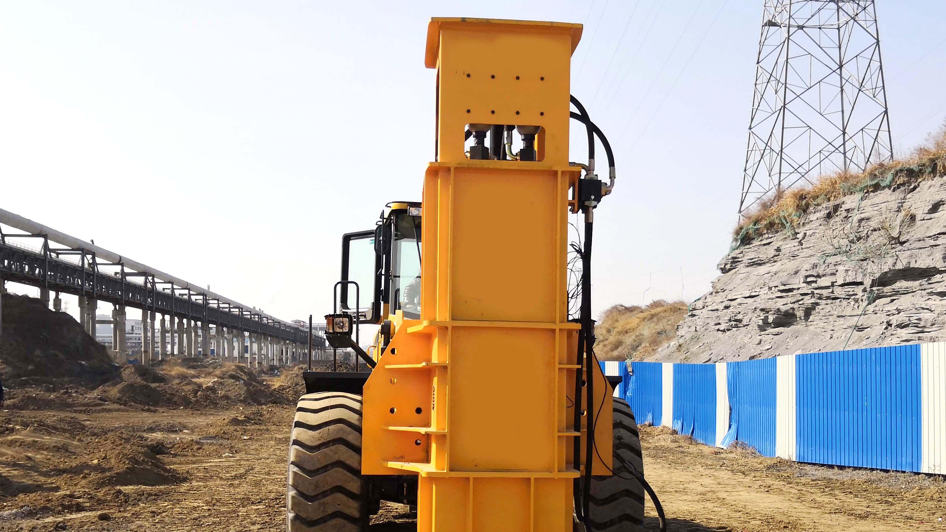 旧的高速液压夯实机：精准攻坚暗板涵背的“微创手术刀”