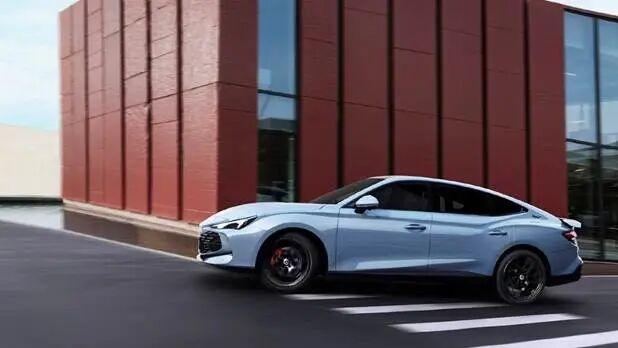 标配豪华操控“香”，MG7新年出击“智勇双全”