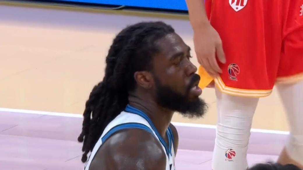 新疆男篮又大比分输球，原来不是刘炜水平差，而是球员能力真不行