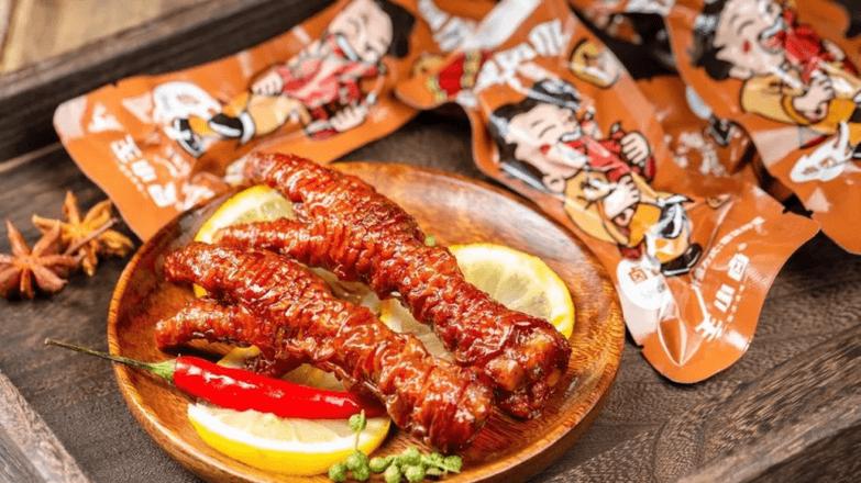 消费者称王小卤鸡爪开袋霉变，王小卤回应称非生产环节问题，赔500元获谅解