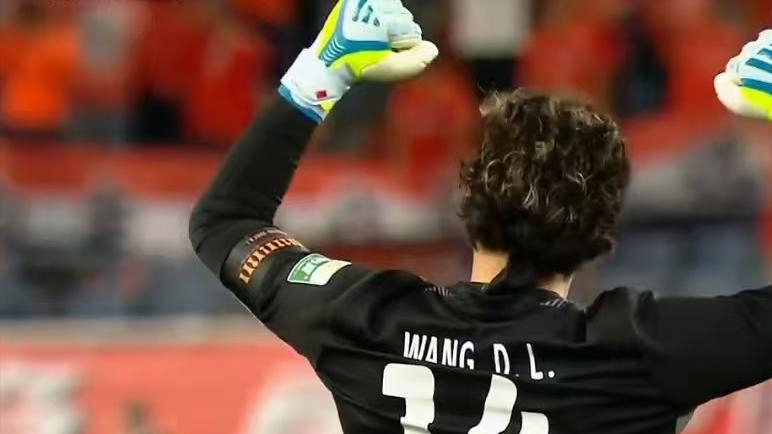 4-1！一老一少，泰山后防2球员闪耀赛场：没他俩，泰山或难守胜利