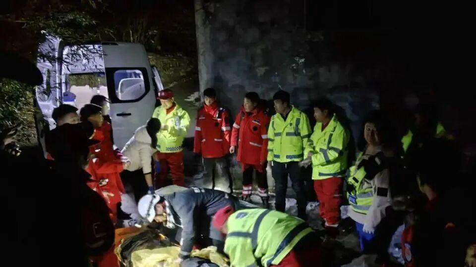 南太行野线再现悲剧，徒步者坠崖引发安全警钟