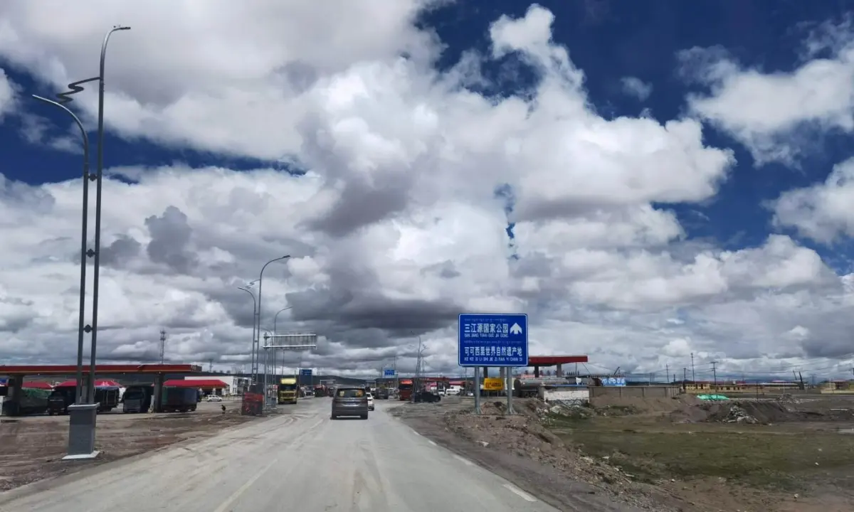 青藏公路一日行，上午的艰苦枯燥（青海第一站）