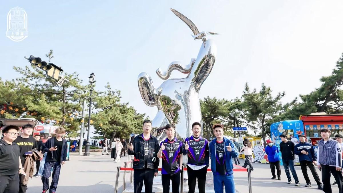 打对抗表演赛、沉浸式逛老城！“独牙”台球明星走进青岛历史城区