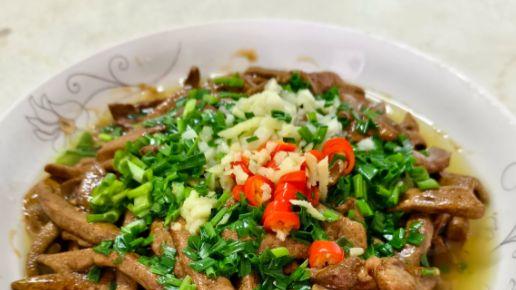 肝丝滑嫩，葱油浓香，这才是下饭界的隐藏王者