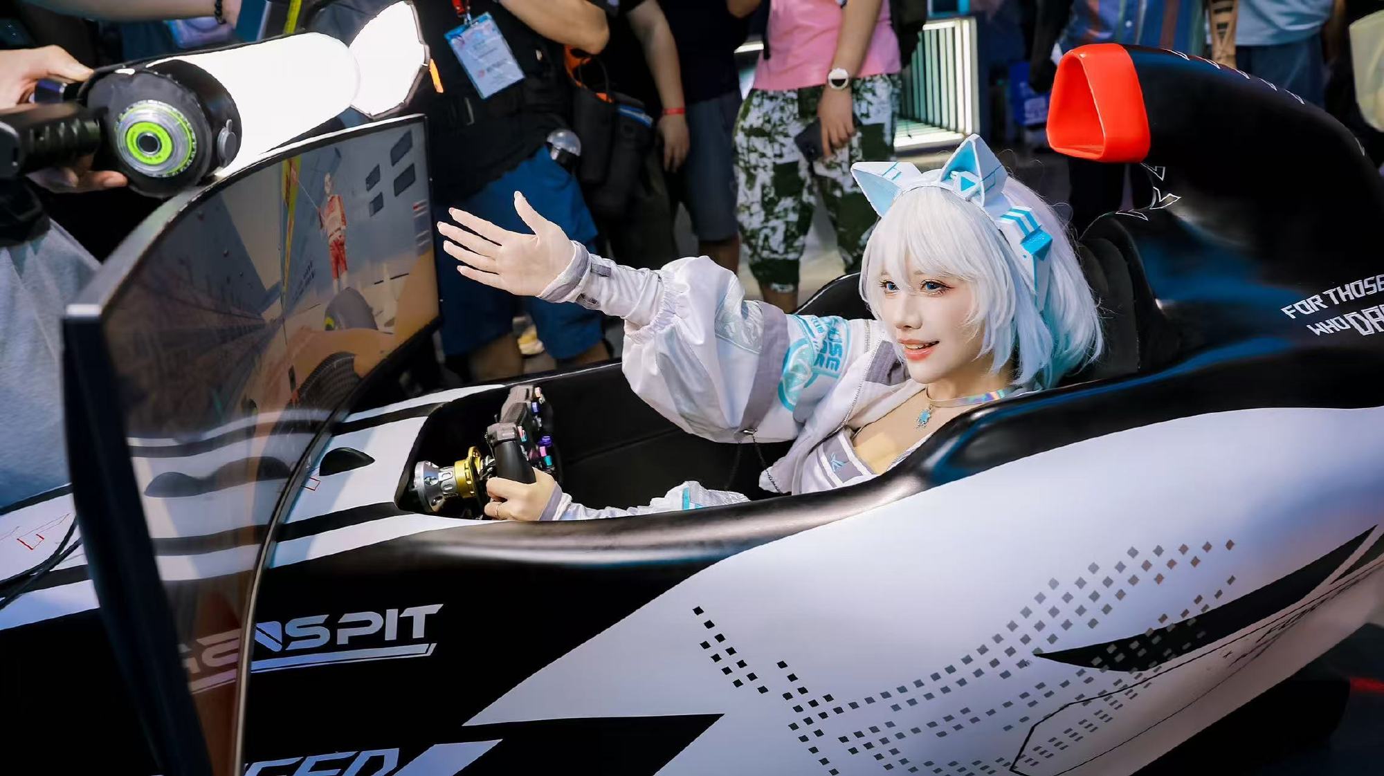 HDR10 vs 杜比视界：买显示器到底该站哪边？