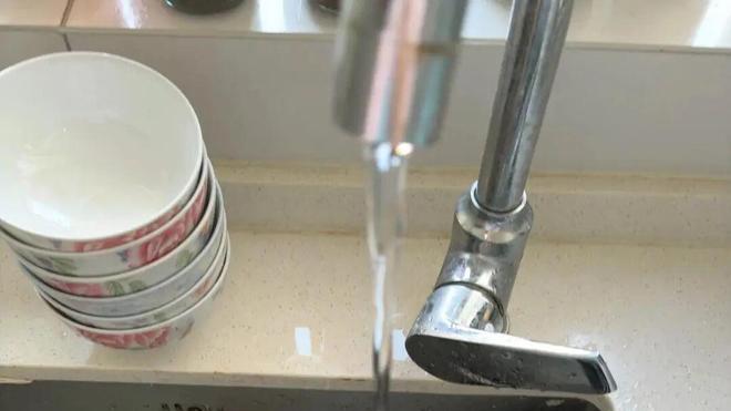 被56岁阿姨的「厨房智慧」圈粉了，会生活的人，真了不起！