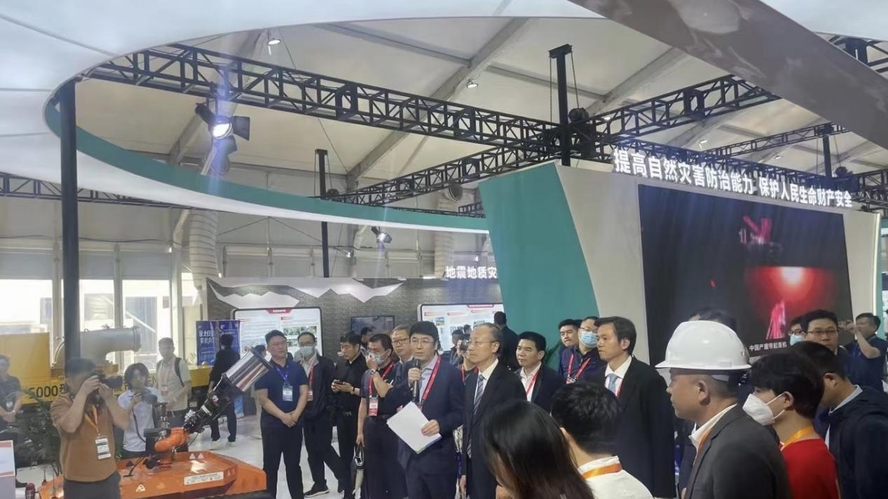 照亮河南灾区、保障国庆阅兵：入选国家图册的系留无人机，凭何成为“大国重器”？