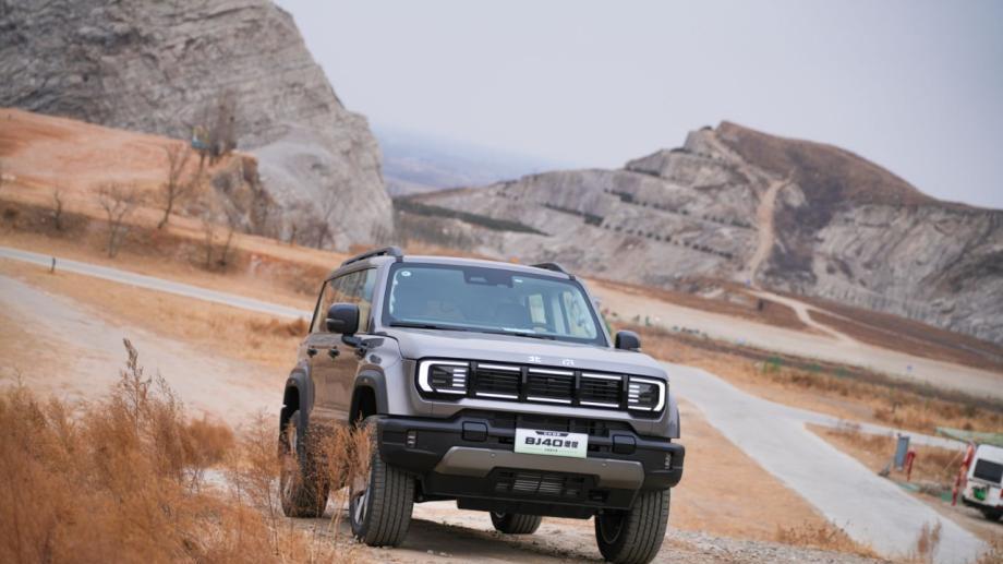 “轻越野”成新刚需？这台车想悄悄承包你的周末逃离计划