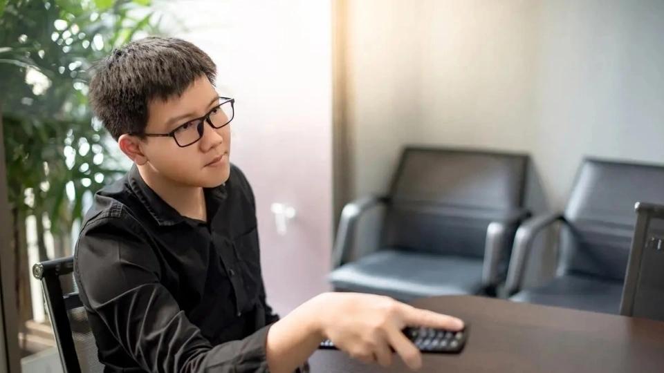 年前借同事500元，年后他拉黑全公司跑路，老板一招让众人愣住