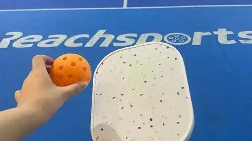 羽毛球终于降价了！不少球友却已“移情别恋”，匹克球风头正盛