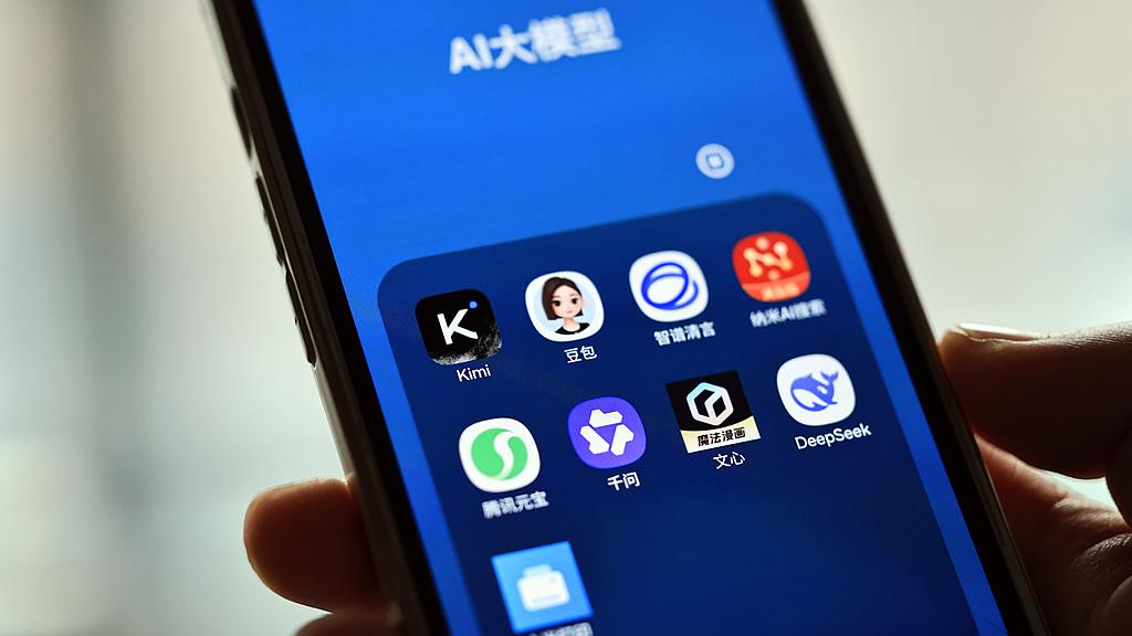 美国Anthropic怒指DeepSeek盗用模型，马斯克急怼：贼喊捉贼