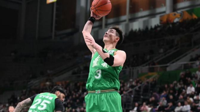 随着辽宁79-84山东3连败，3人拖垮赵继伟威尔斯，管理层再不调整恐无缘季后赛