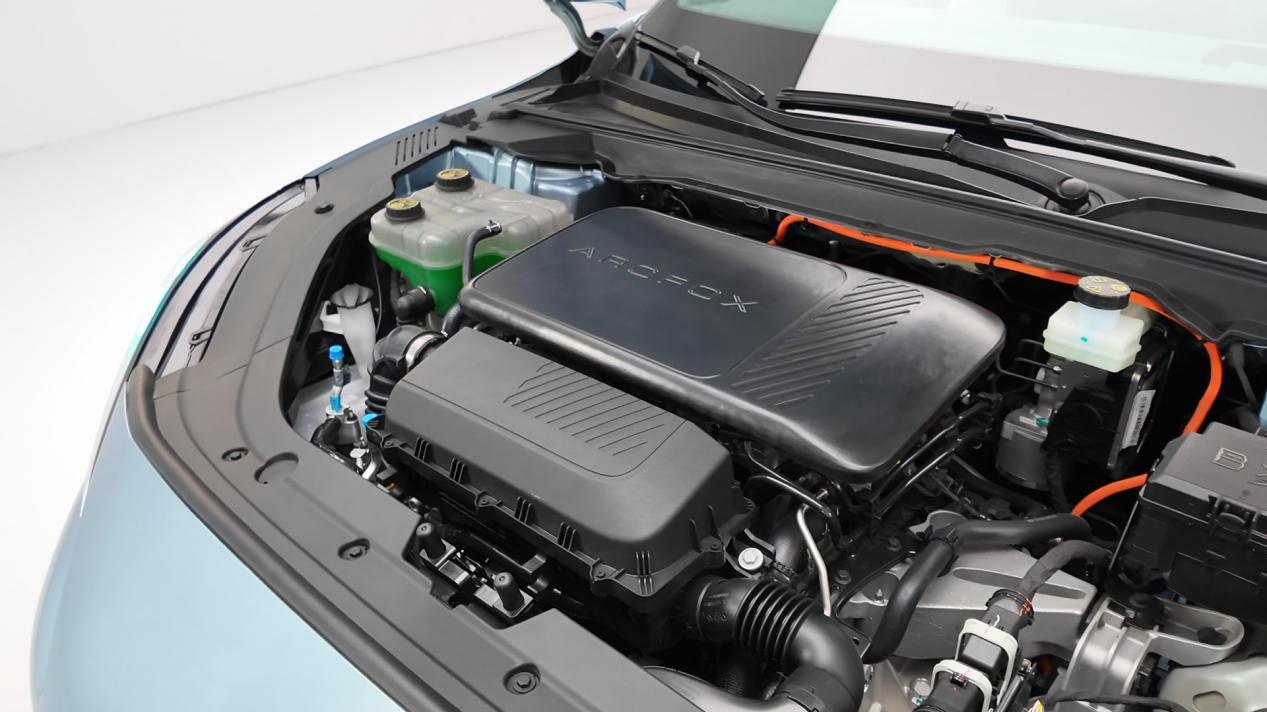 城区NOA下放、增程无感介入 全新极狐阿尔法S5预售11.28万起