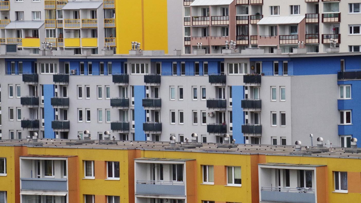 《求是》改善和稳定房地产市场预期，为二手房划红线？