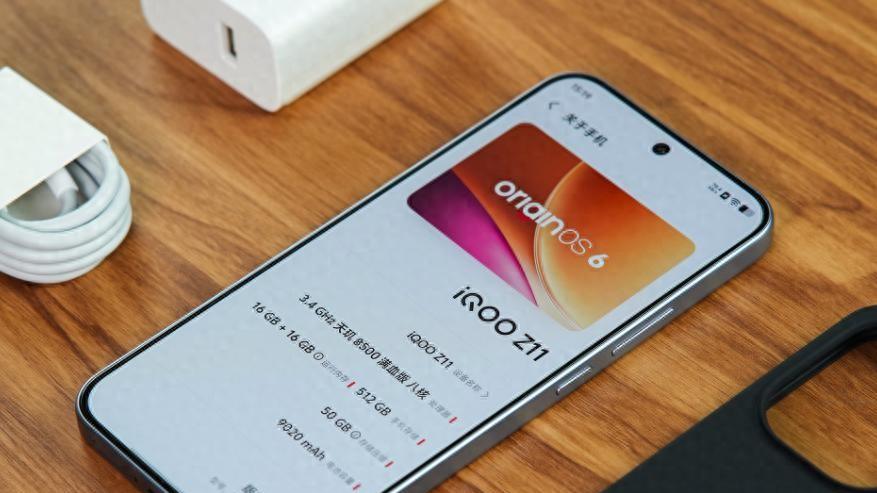 1699元起，这台iQOO新机居然把IP69防水、9020mAh电池262万分跑分