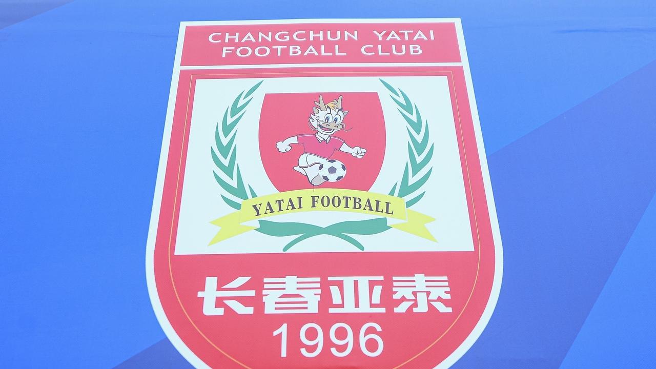 亚泰队刚降级到中甲就被扣四分，未来冲超无望，将给小将出战机会