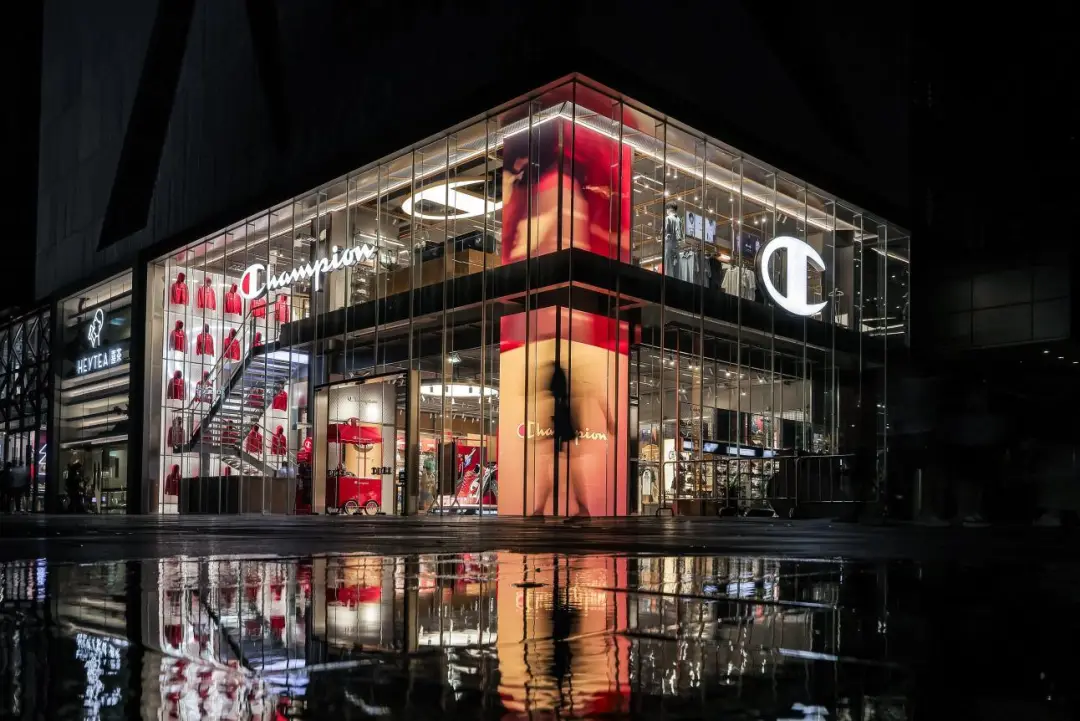 从边缘符号到主流爆款，品牌逆风翻盘的时机密码