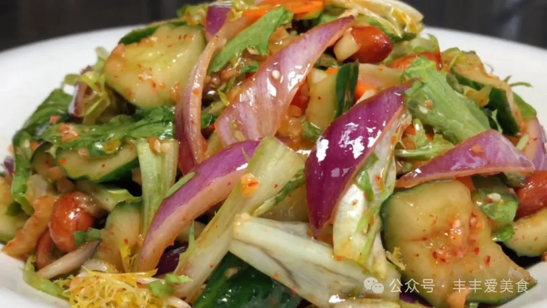 过完年必吃的大拌菜，几种食材一起拌，清脆爽口开胃解腻