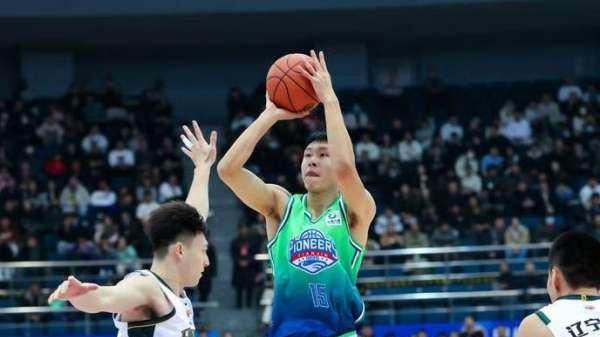 郑昊燃两战三分14投10中！天津真给他布置战术啊