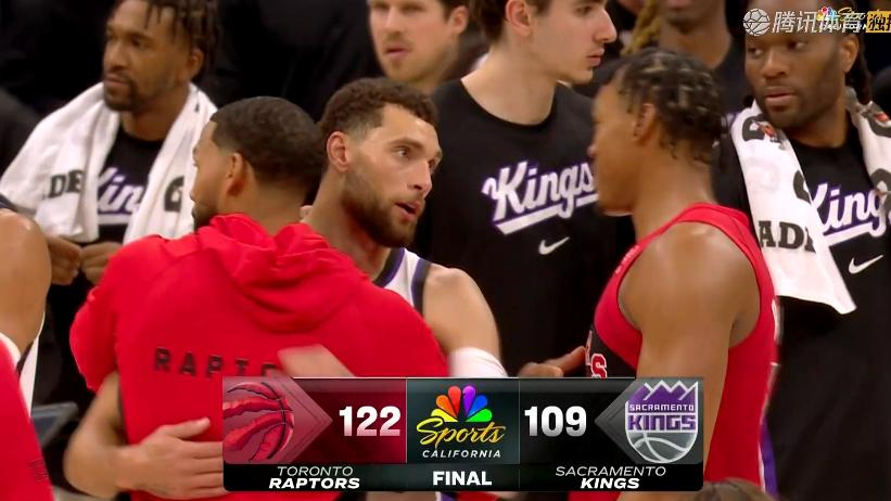 三连败！威少23+3+3，比赛最后6秒，威少来到场边，一把抱住猛龙主教练