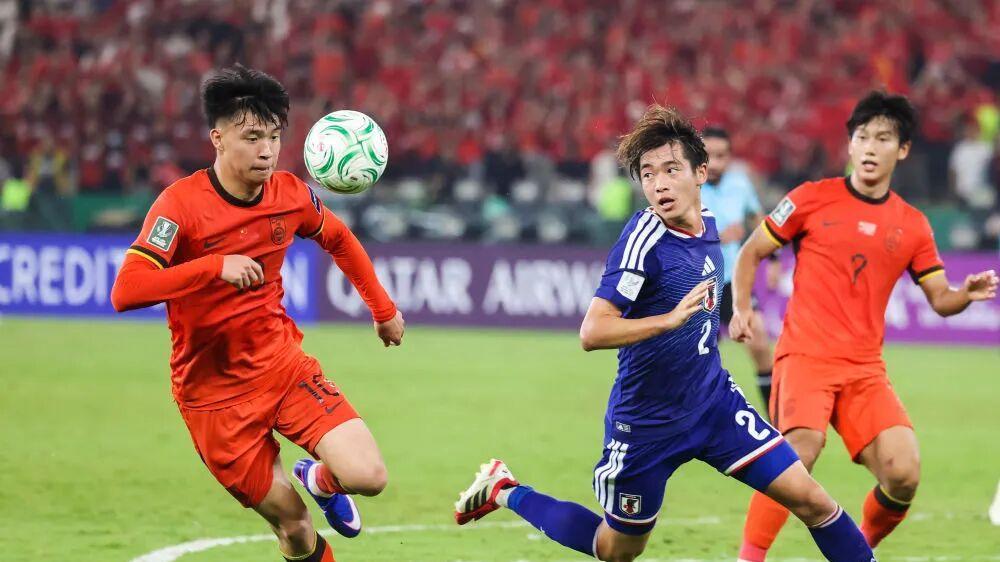 从一次关键失误看成长：王钰栋决赛表现引深思，细节彰显差距