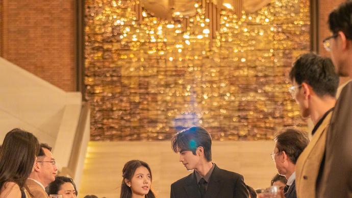 300Hz高刷的追觅电视V3000，追剧最佳搭档