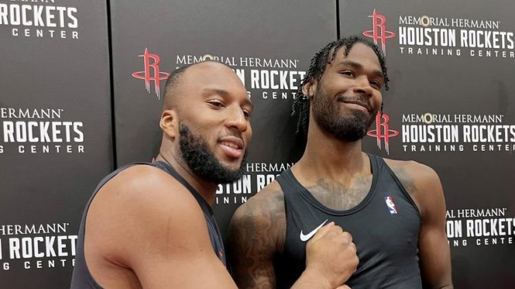 火箭首发变阵！29岁射手遭弃用，底薪大闸重回先发，效果立竿见影