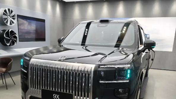 国产旗舰 SUV 三选一，选择困难症直接犯了