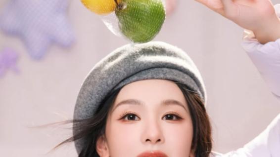 一件衣服的高级感，藏在同色不同质的搭配里