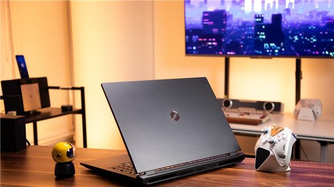 18英寸全能旗舰，耀世18 Pro不止步于性能