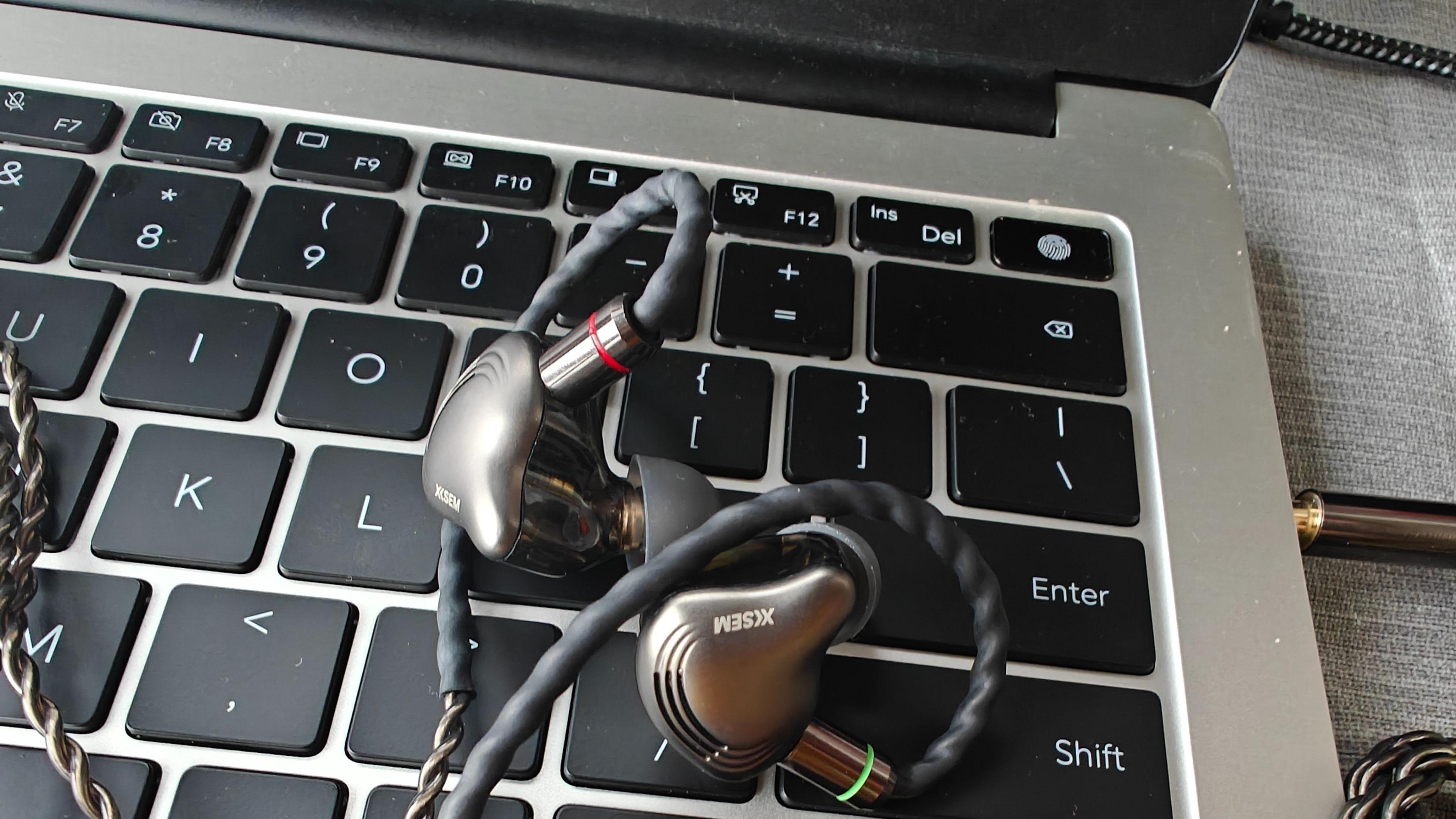 告别无线纠结，有线耳机西圣HiFi 1才是“真香”之选！