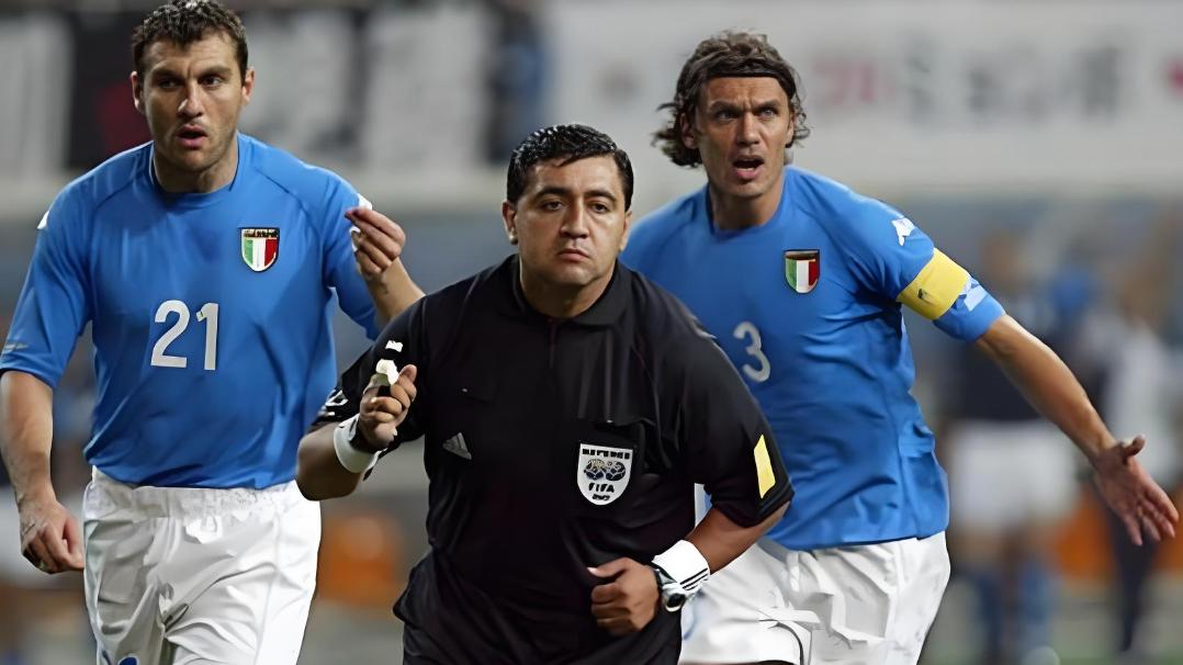 02世界杯意大利有多冤？6判罚存在争议，且看黄健翔如何怒斥裁判