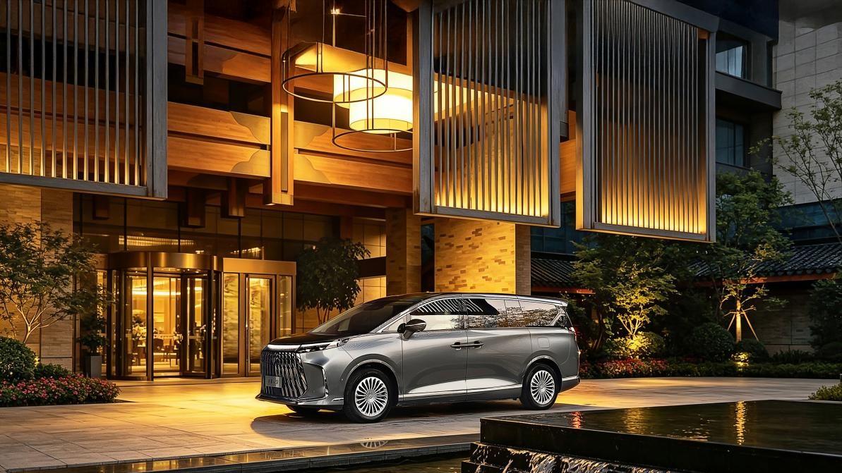 全域舒享旗舰MPV登场！极狐问道V9预售补贴价21.99万起，带来百万级旗舰气场