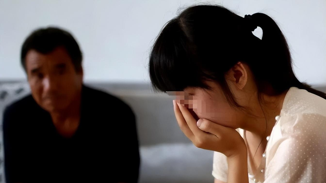 “网恋对象竟是爸爸妈妈”，家长分享教育心得，评论区骂声一片