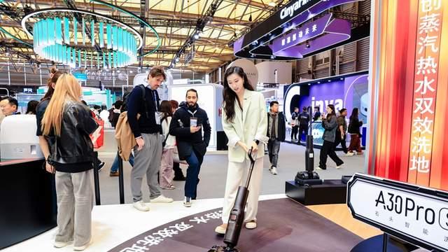 AWE2026 石头科技亮相 技术与标准双维重构家庭清洁新标杆