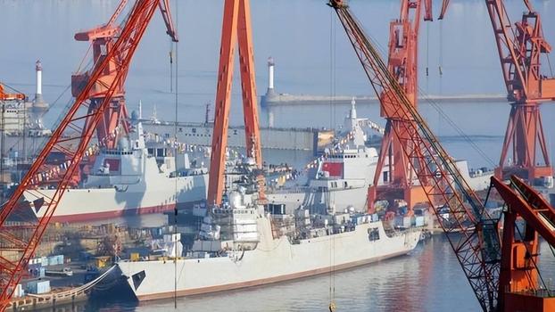 2艘新055舰服役！中国神盾舰超50艘，同美国还有多少数量差距？