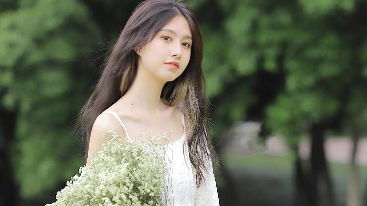 女人拒绝异性的追求，有一个明显表现：排斥暧昧