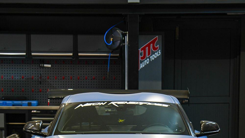 告别制动焦虑！看宽体Supra如何通过RF RACER实现姿态与实力的进化