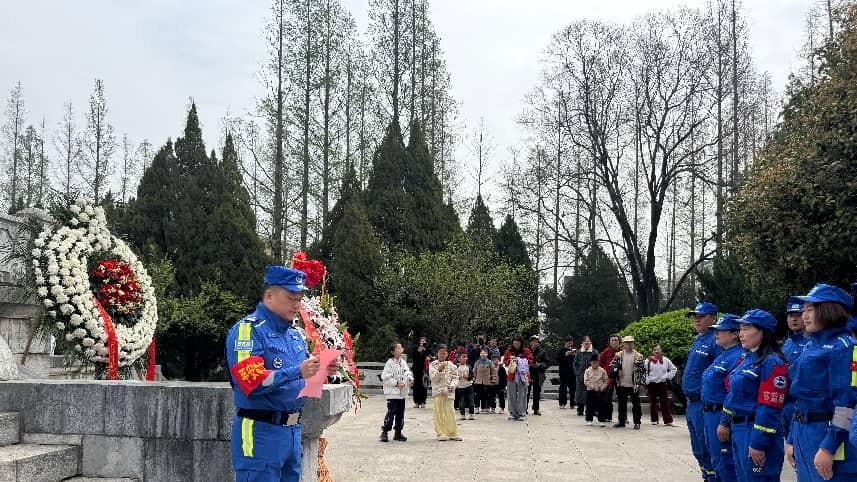 薪火永传，致敬英魂