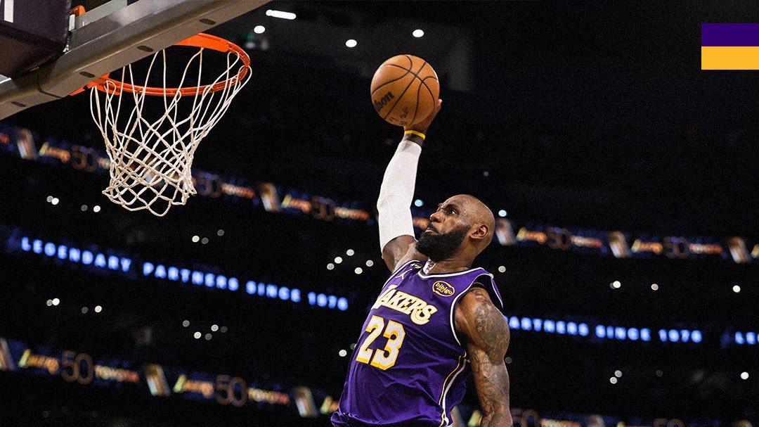 勇士送上大礼！湖人1日内5喜临门，詹姆斯的第五冠真的有戏了