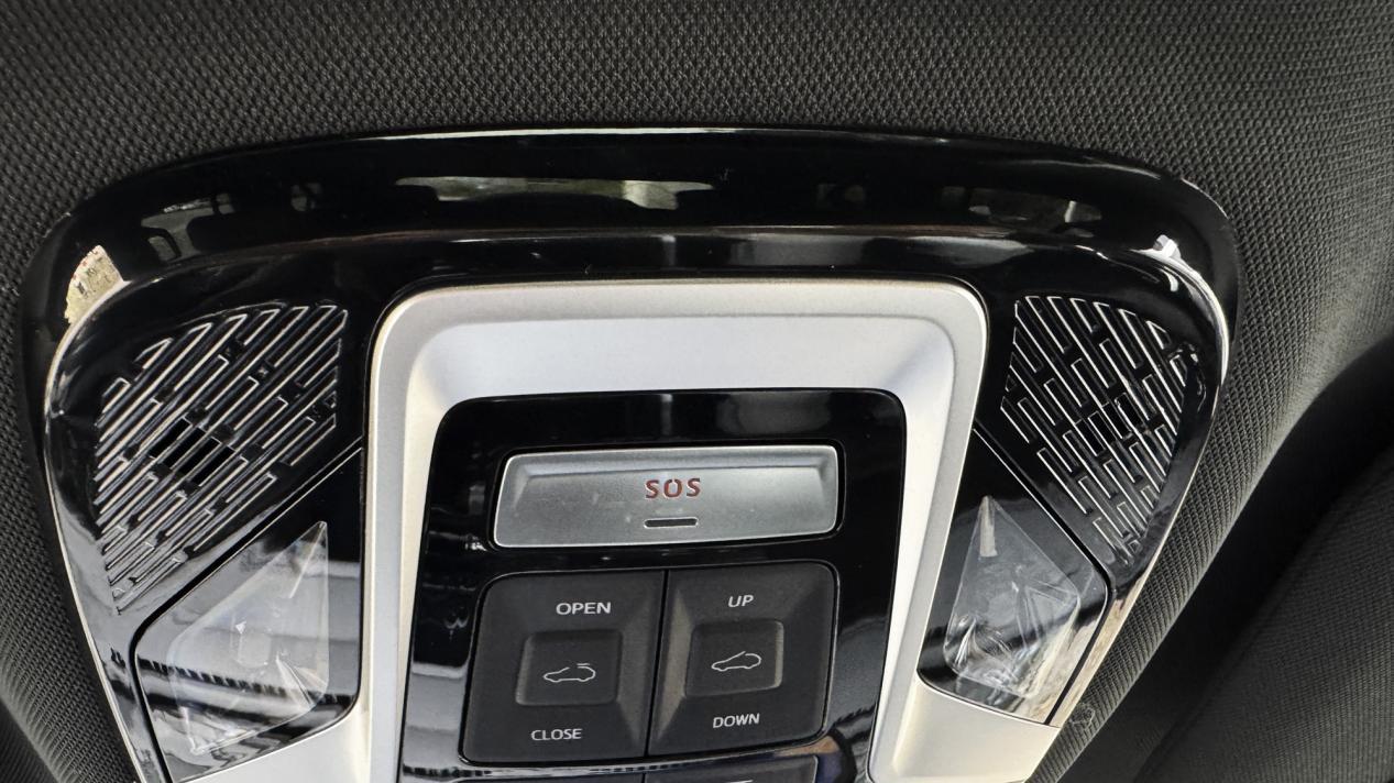 212 T01，是越野玩具也是生活伙伴