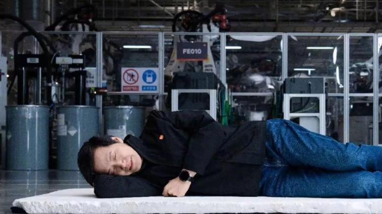 皇帝的新装？东施效颦？小女孩点睛雷军的过早生活